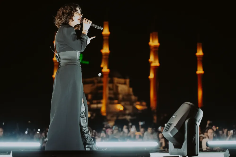  Fatma Turgut konserine 200 bin kişi katıldı...