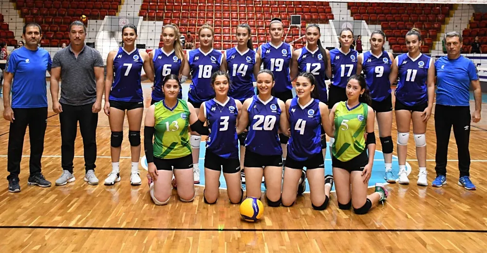 Seyhan Belediyesporlu kadın voleybolcular kaybetmiyor