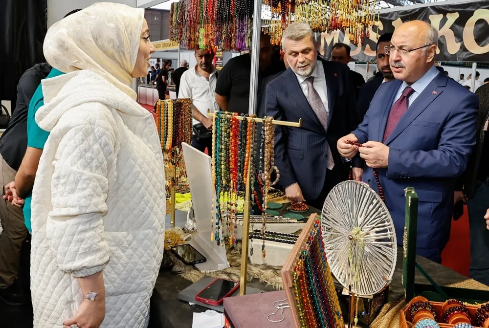 3. Tesbih ve doğal taşlar fuarı yoğun ilgi gördü