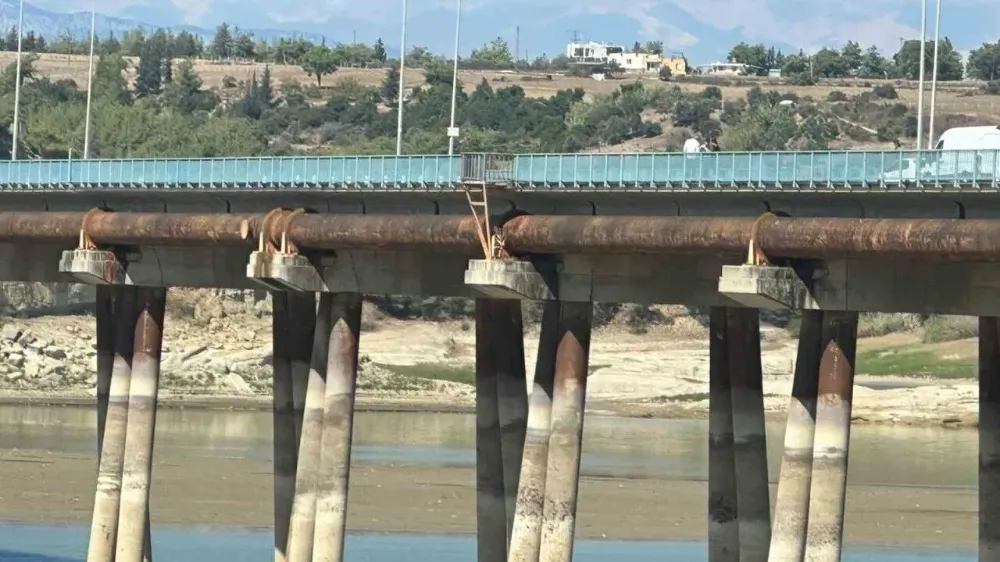 Gölde el bombası çıktı...