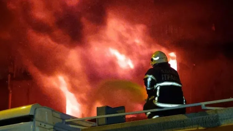 Adana Organize Sanayi Bölgesinde Çıkan Yangın Korkuttu!