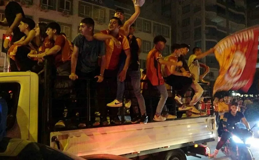 Adana’da şampiyonluk kutlamalarında tatsız olaylar yaşandı