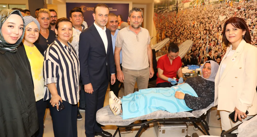 AK Parti Adana teşkilatından kan bağışı