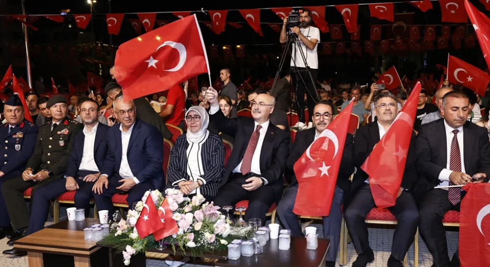 Adana’da ‘15 Temmuz Demokrasi ve Birlik Günü’ nöbeti tutuldu