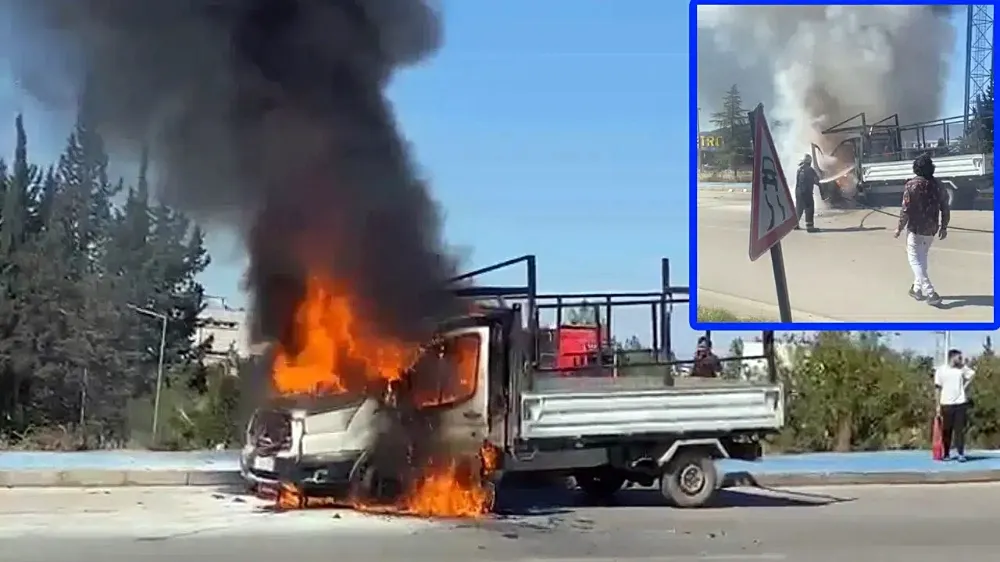 Adana’da kamyonet alev alev yandı...