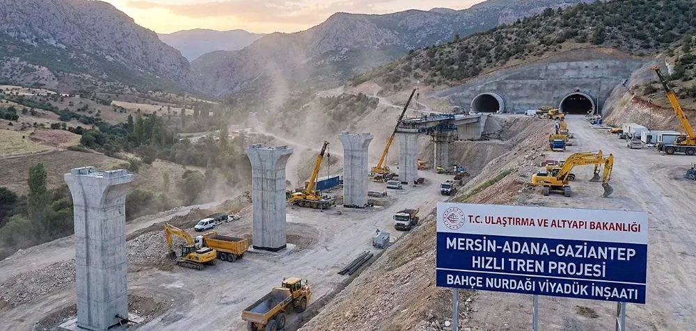 Mersin-Adana-Gaziantep Hızlı Tren Hattında Tünelin Ucu Göründü
