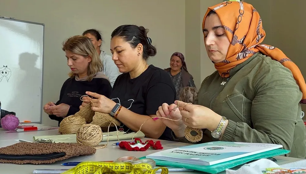 Sarıçam’da el emeği, gönül eseri el sanatları kursu açıldı