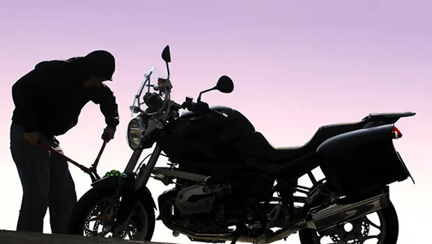 4 çocuk, beğendiği 4 motosikleti galeriden çaldı