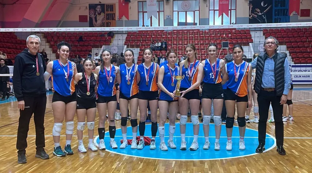 Genç Kadınlar Voleybol Takımı Adana şampiyonu oldu