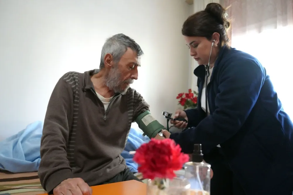 Çukurova Belediyesi’nden evde bakım ve sağlık hizmeti