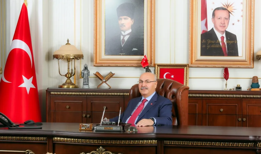  Vali Köşger, “Çanakkale kahramanların destanıdır”
