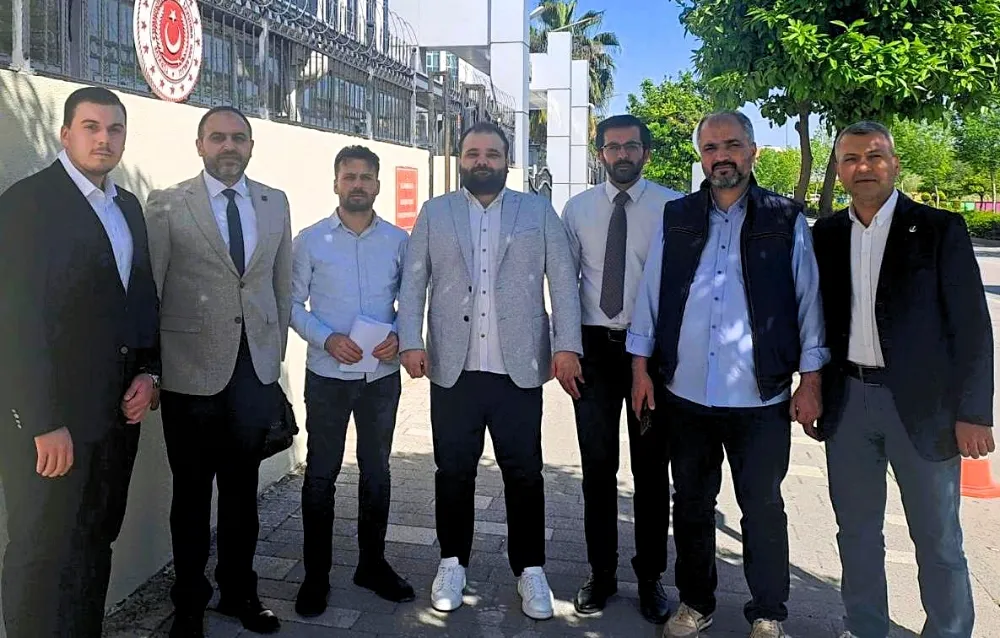 Yeniden Refahlı gençler Gazze için askerlik şubesine başvurdu