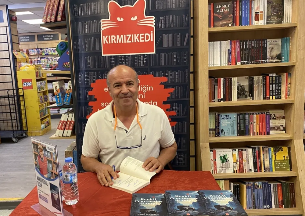 Biçer, İzmir’de okurlarıyla buluştu!