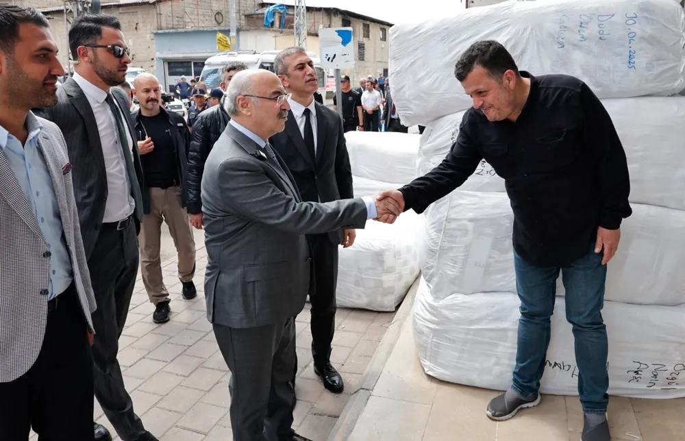 Vali Köşger  Yüreğirli vatandaşlarla bir araya geldi
