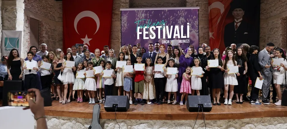  Küçük Yüreklerden Büyük Eserler 