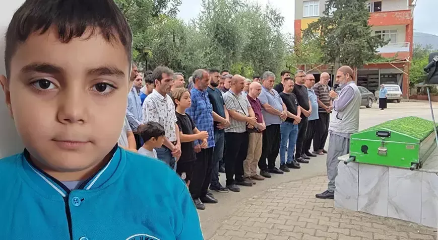 9 yaşındaki Efe, bağırsak rahatsızlığı nedeniyle hayatını kaybetti