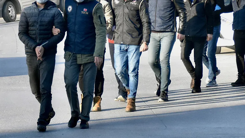 Okul önlerinde uyuşturucu alarmı: 43 şüpheli yakalandı