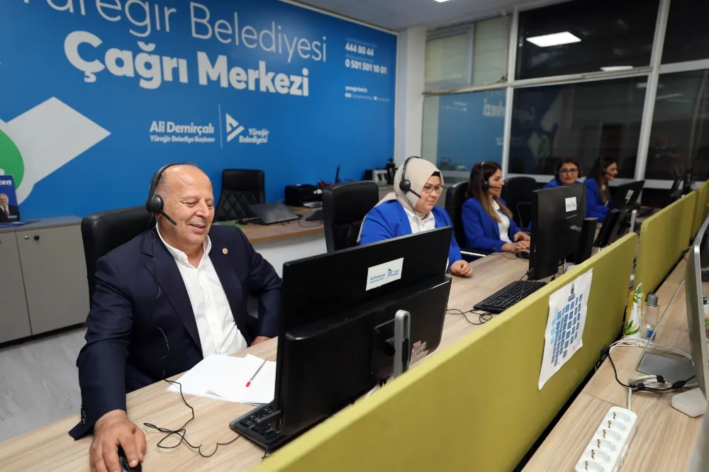 Başkan Demirçalı çağrı merkezi’nde telefonları cevapladı
