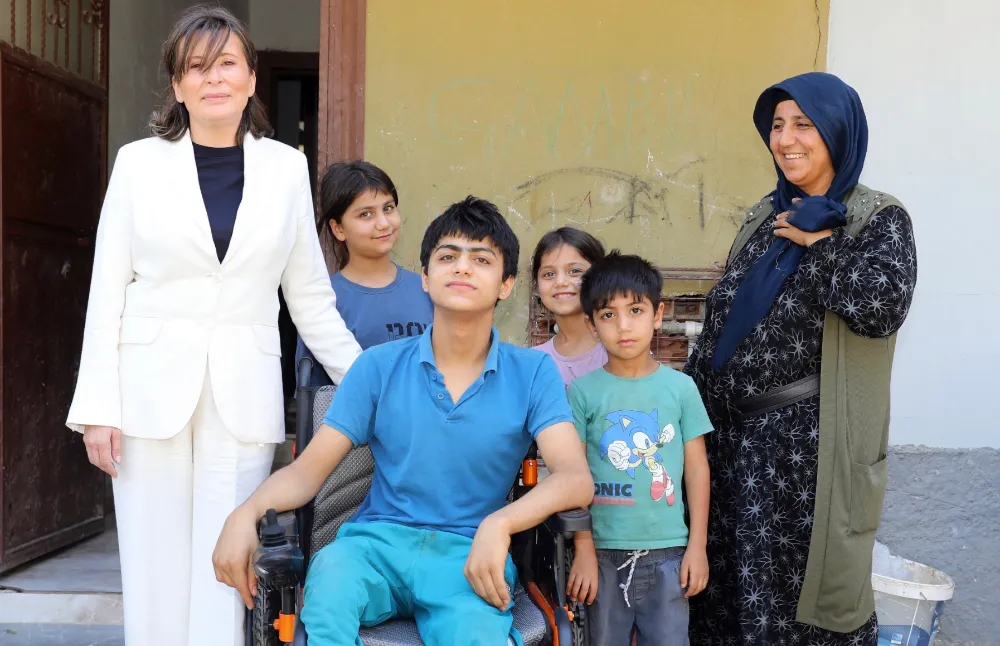 AK Parti Adana İl Başkanlığı, Enes’in Sesine Kulak Verdi