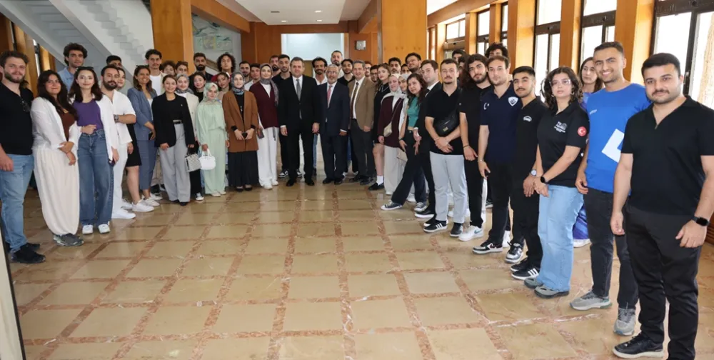 Rektör Beriş, “Şükretmenin ve Yardımlaşmanın En Güçlü İfadesi”