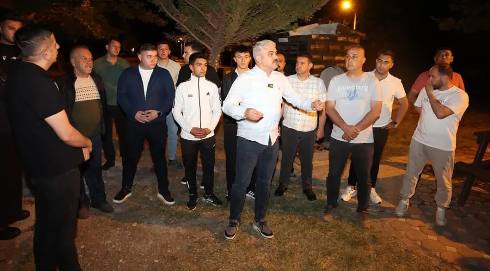  Ali Avan; 