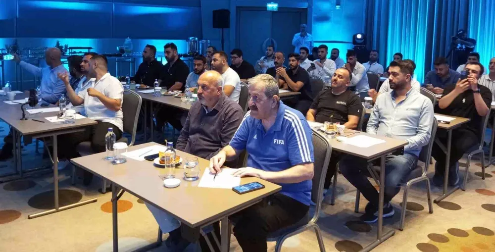 Adana Demirsporlu taraftarlardan 