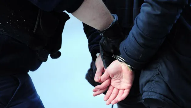 Özel Harekat polisi 239 el bombası, 262 mermi sattı...