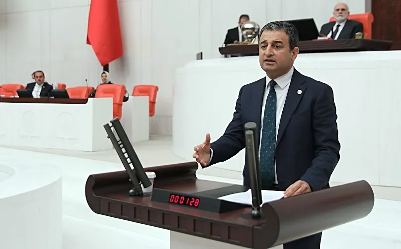 “Fatura kesmeye gelince var, hizmete gelince yoklar”