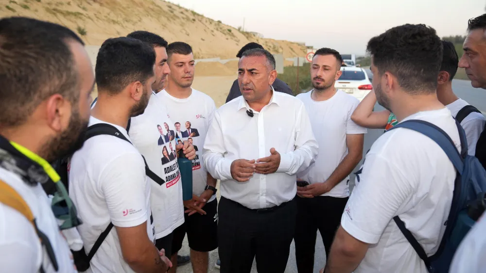 Güngör Geçer’den Özgürlük Yürüyüşü’ndeki gençlere destek