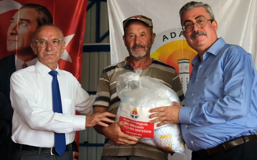 Karataş balıkçısına malzeme desteği...
