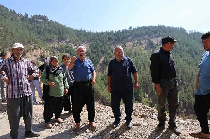 35 yıldır bitmeyen yol çilesi: 5 kişinin hayatını kaybettiği yolda acı nöbet