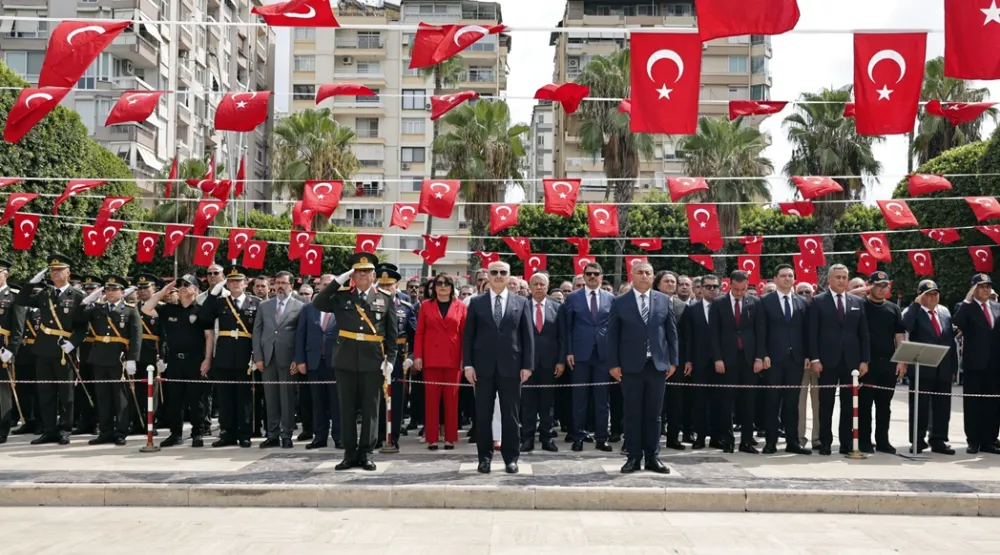 Adana’da Zafer Bayramı kutlamaları sönük geçti...