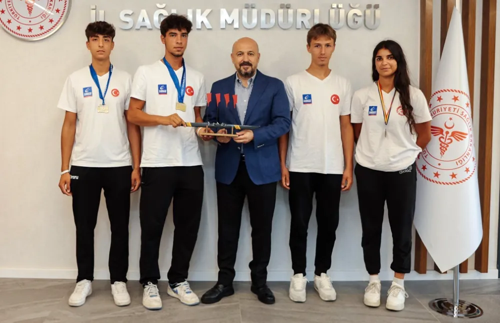 Nacar: Gençlerimizle  Gurur Duyuyoruz