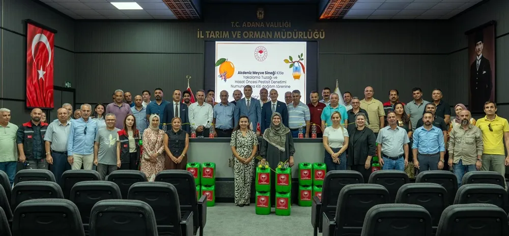 Narenciye üreticilerine tuzak dağıtıldı...