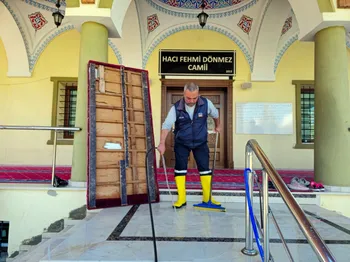 Çukurova’da camiler bayrama hazırlanıyor