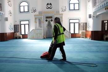   Yüreğir Belediyesi’nden ibadethanelerde bayram temizliği