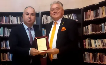 Adanalı şair ve yazarlar “Kütüphaneler iyileştirir” diyecek