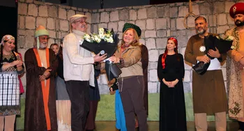 Yüreğir’de Pir Sultan Abdal Tiyatro Oyununa Yoğun İlgi