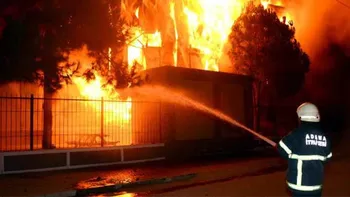  Bir evin deposunda çıkan yangından 40 güvercin öldü