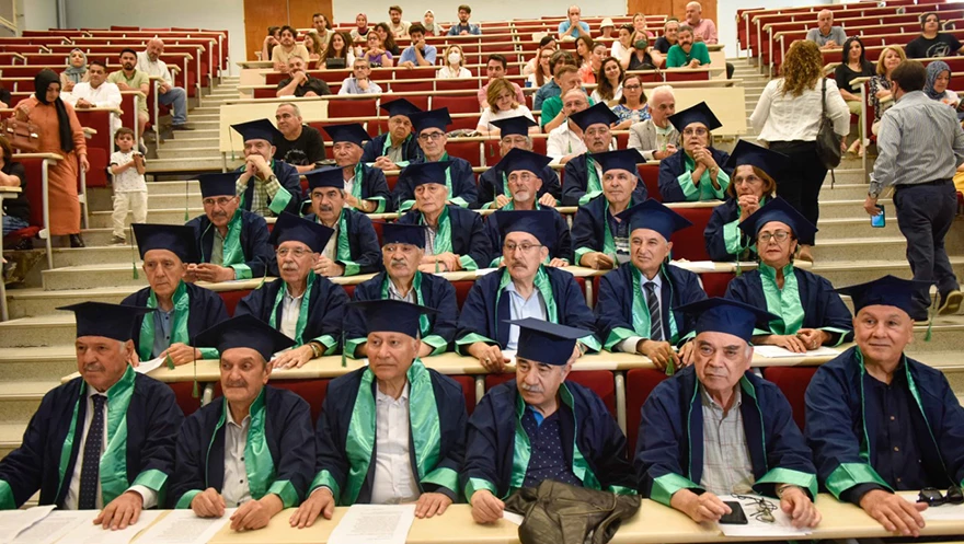 Doktorlar 50 yıl sonra Gençliğe Hitabe’yi okudu